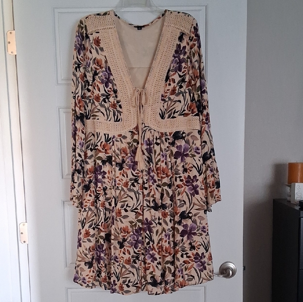 Torrid Boho Beige Floral Long Sleeve Dress